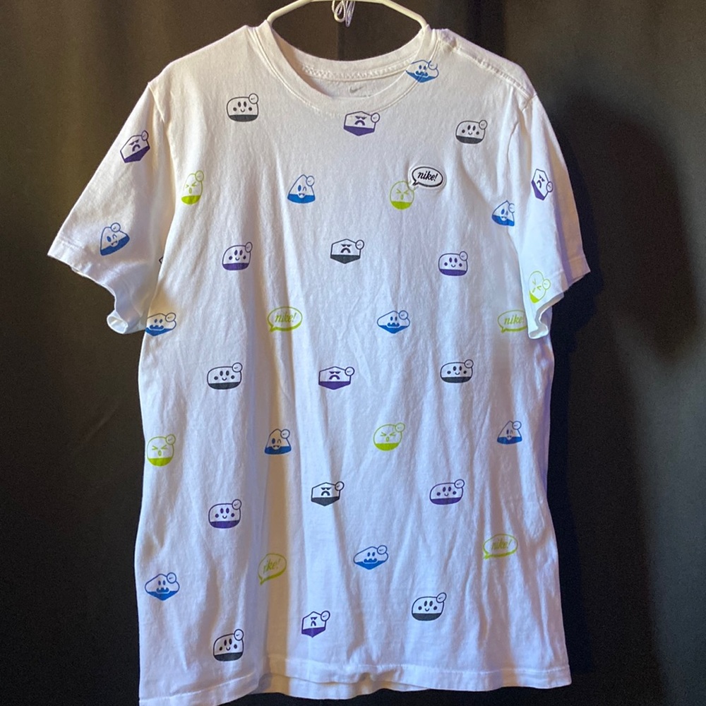 THE NIKE TEE